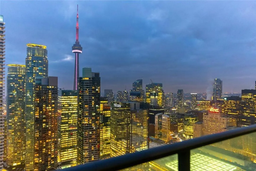Breathtaking Cn Tower & Lakeview In Heart Of Dt Apartment Toronto